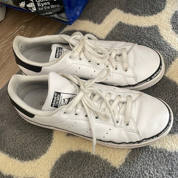 stan smith adidas eyes